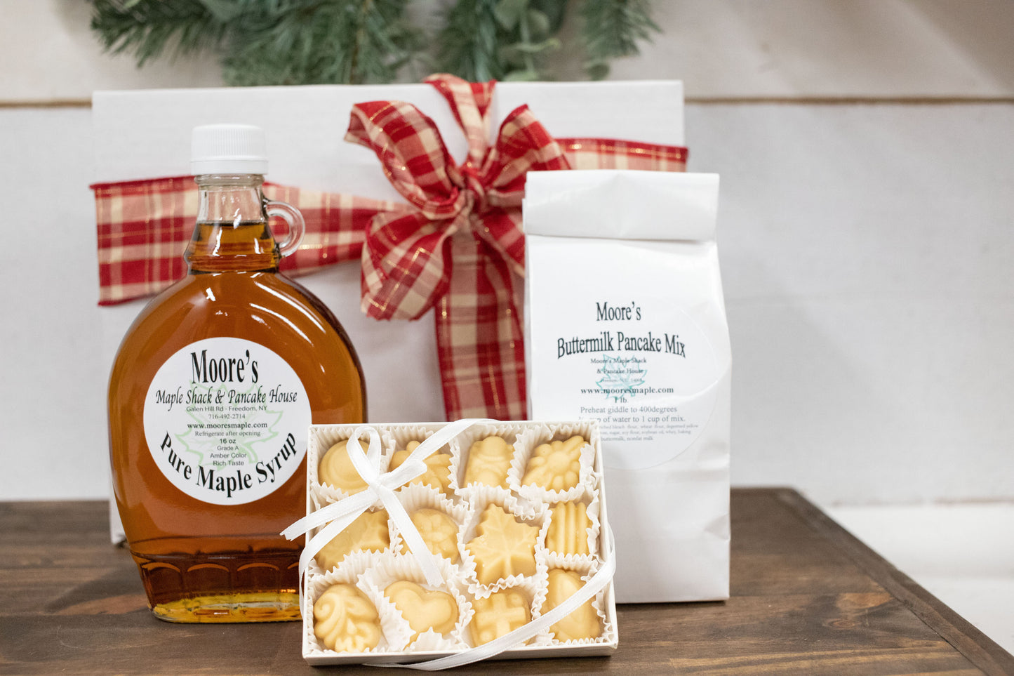 Gift Box 1 - Maple Syrup Glass Pint, Buttermilk Pancake Flour and Maple Sugar